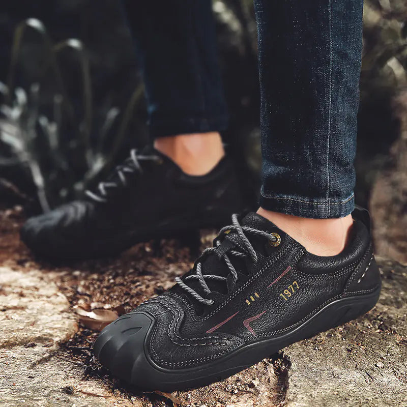 Men's Leather Hiking Shoes Slip-Resistant Traction