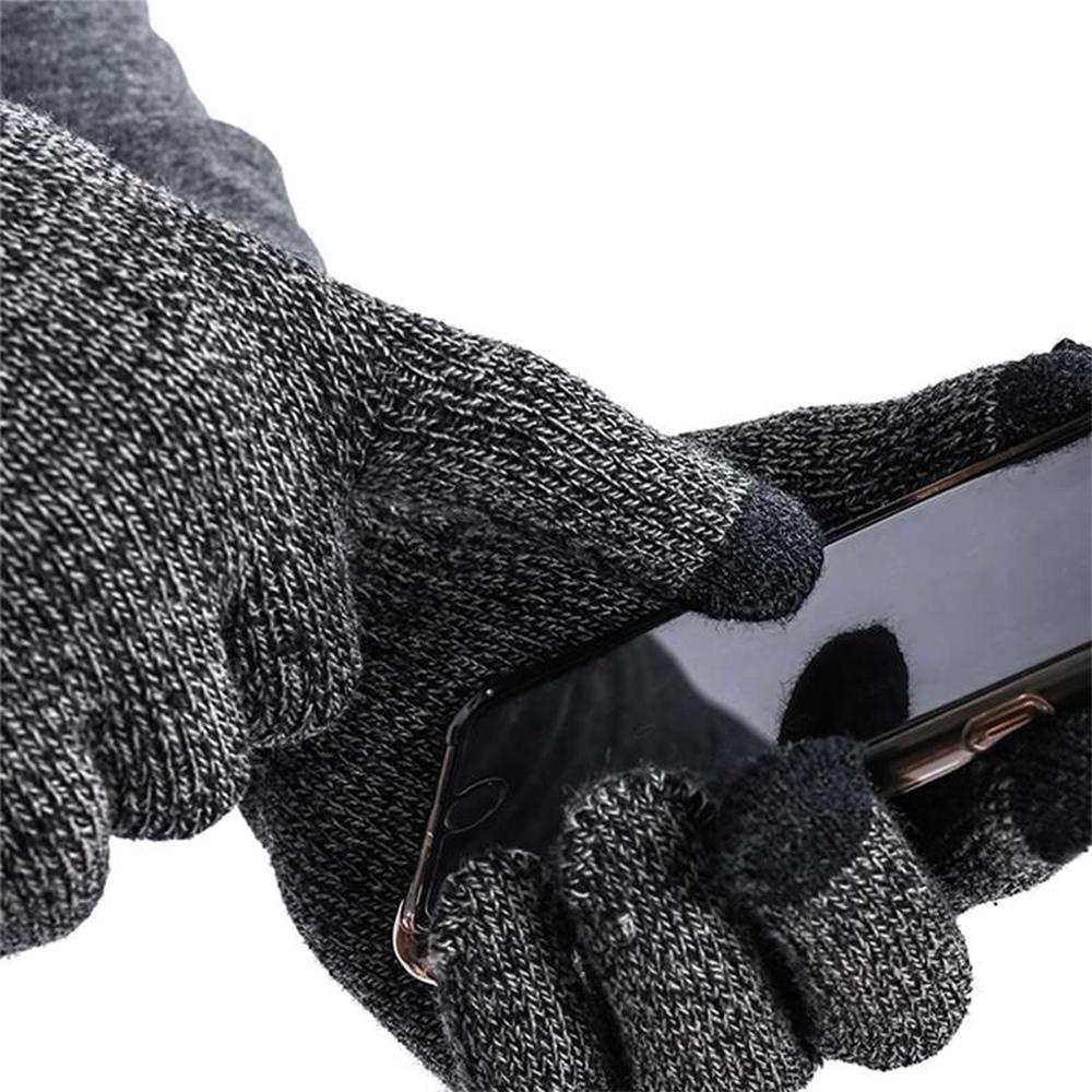 Winter Beanie Set With Touchscreen Gloves