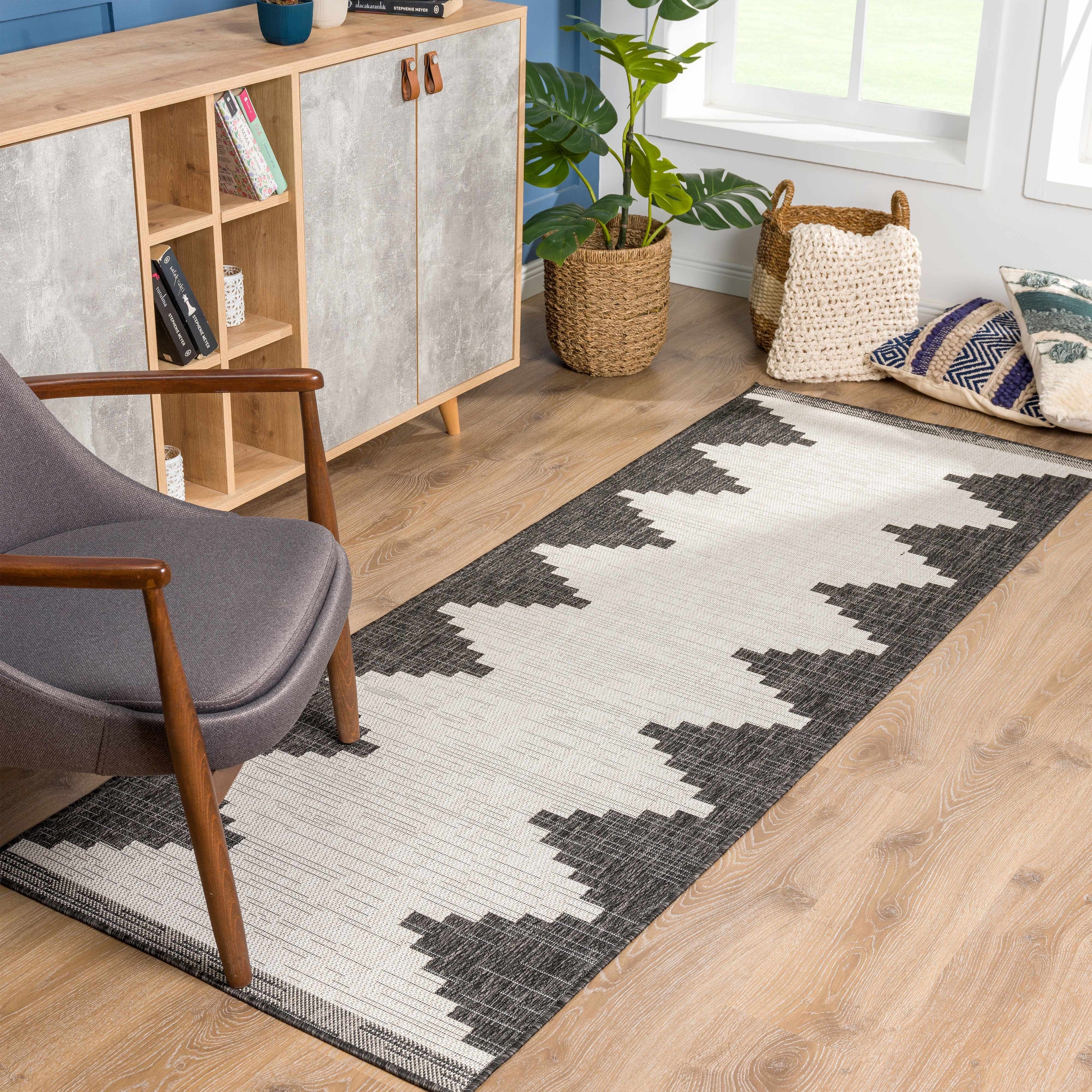 Stunning Outdoor Rug With Aztec Pattern Easy To Clean
