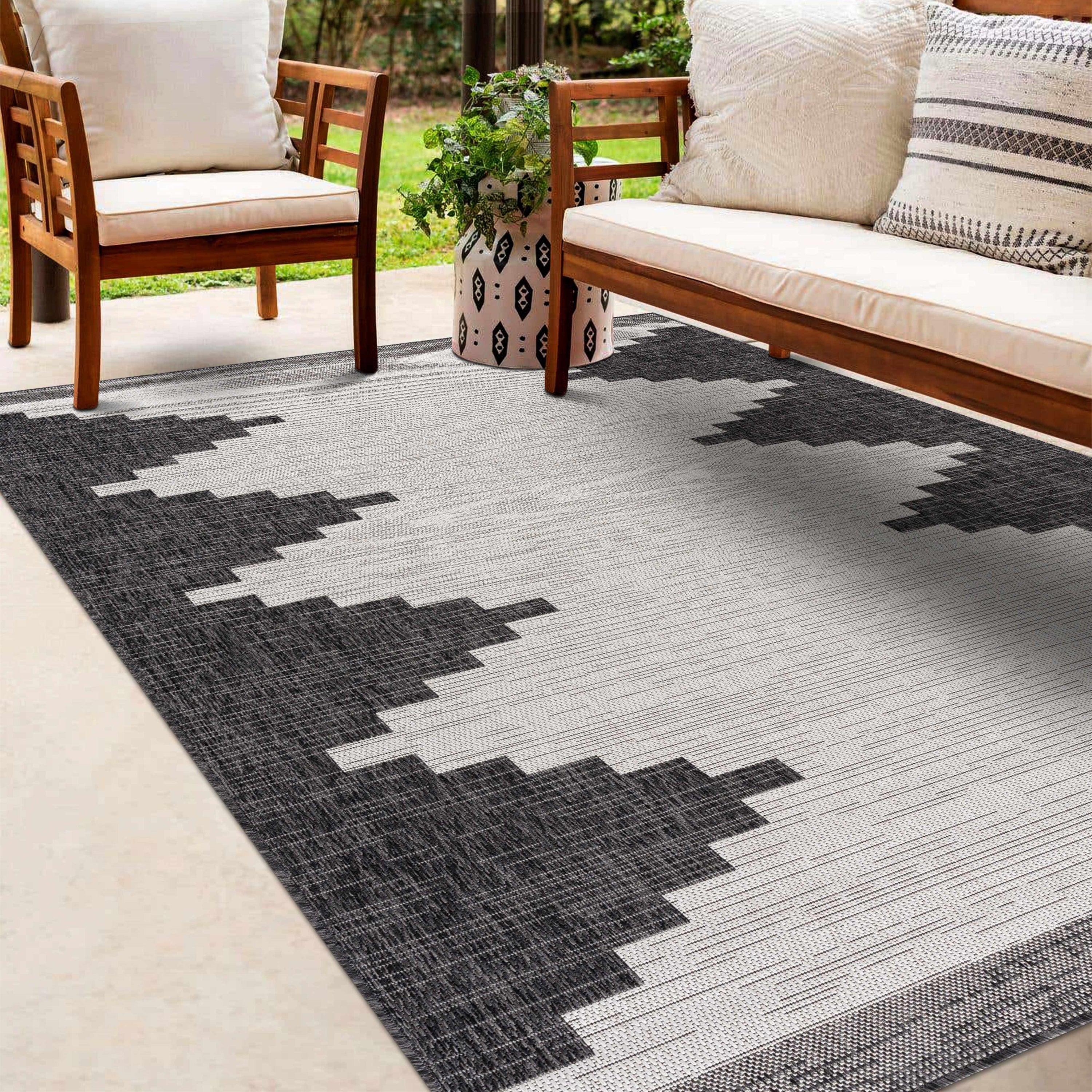 Stunning Outdoor Rug With Aztec Pattern Easy To Clean