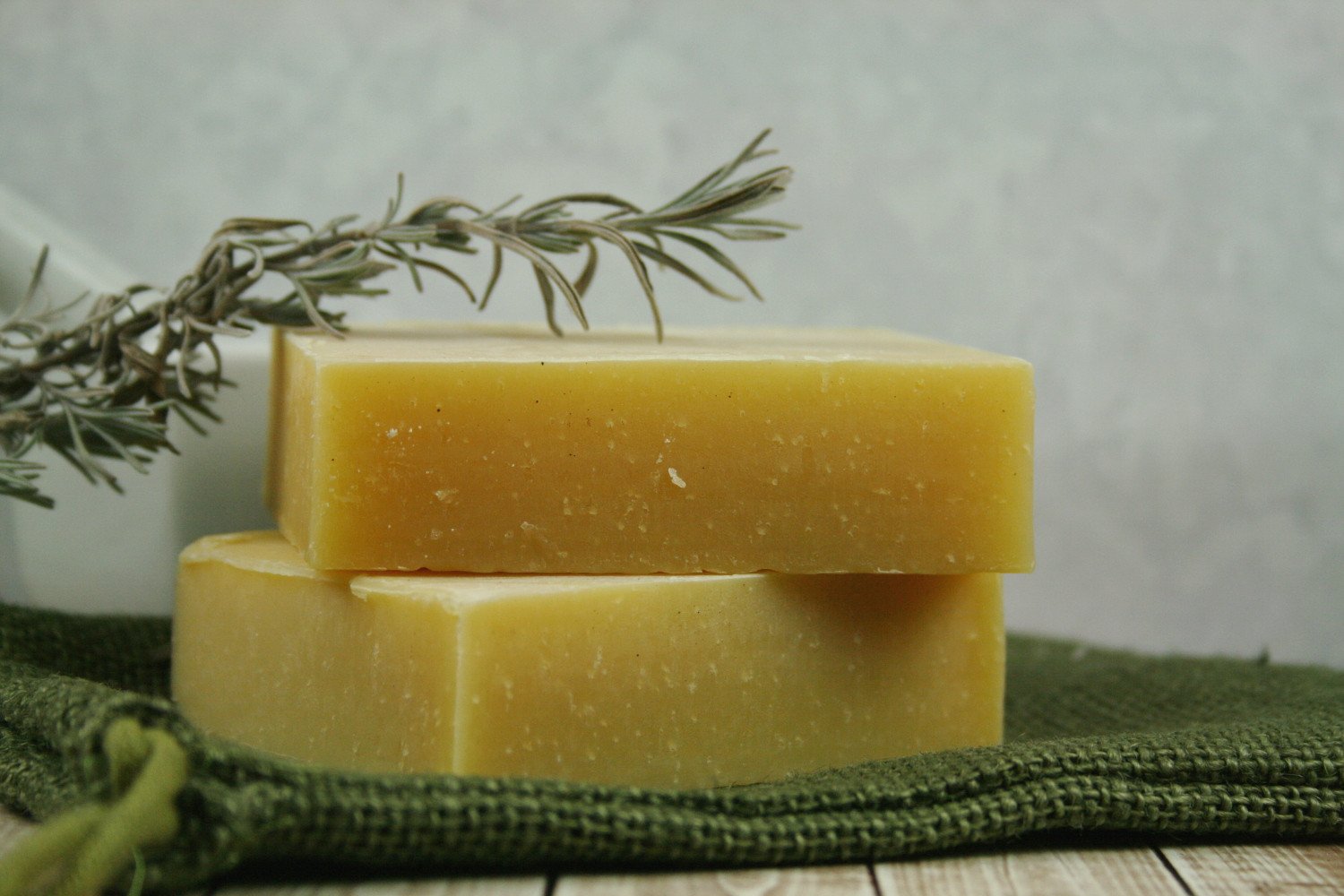 Powerful Bug Repellent Camping Shampoo Bar No Rinse