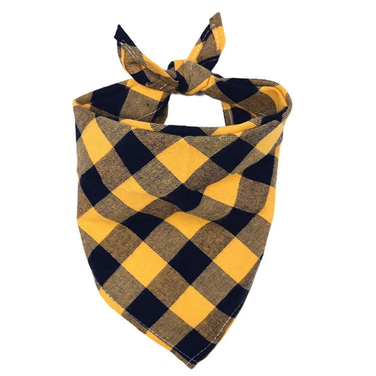 Large Dog Bandanas Set Of 4 In Plaid